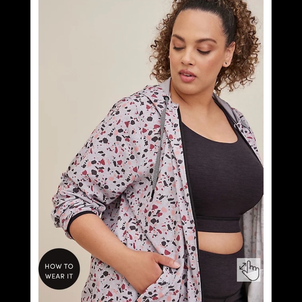 NWT TORRID Light Active Jacket / Size 3X / Stretch Woven Stone